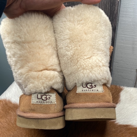 Womens UGG winter boots size 6 check them out very nice thanks ๐ - Picture 5 of 10